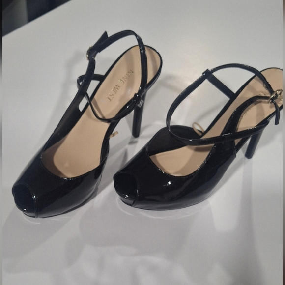 Nine West Hanken Peep Toe Sandals. 5" high- heels - Picture 4 of 9